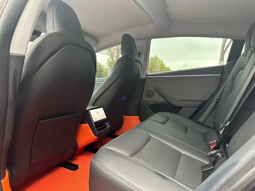 Tesla Model 3 — фото 4