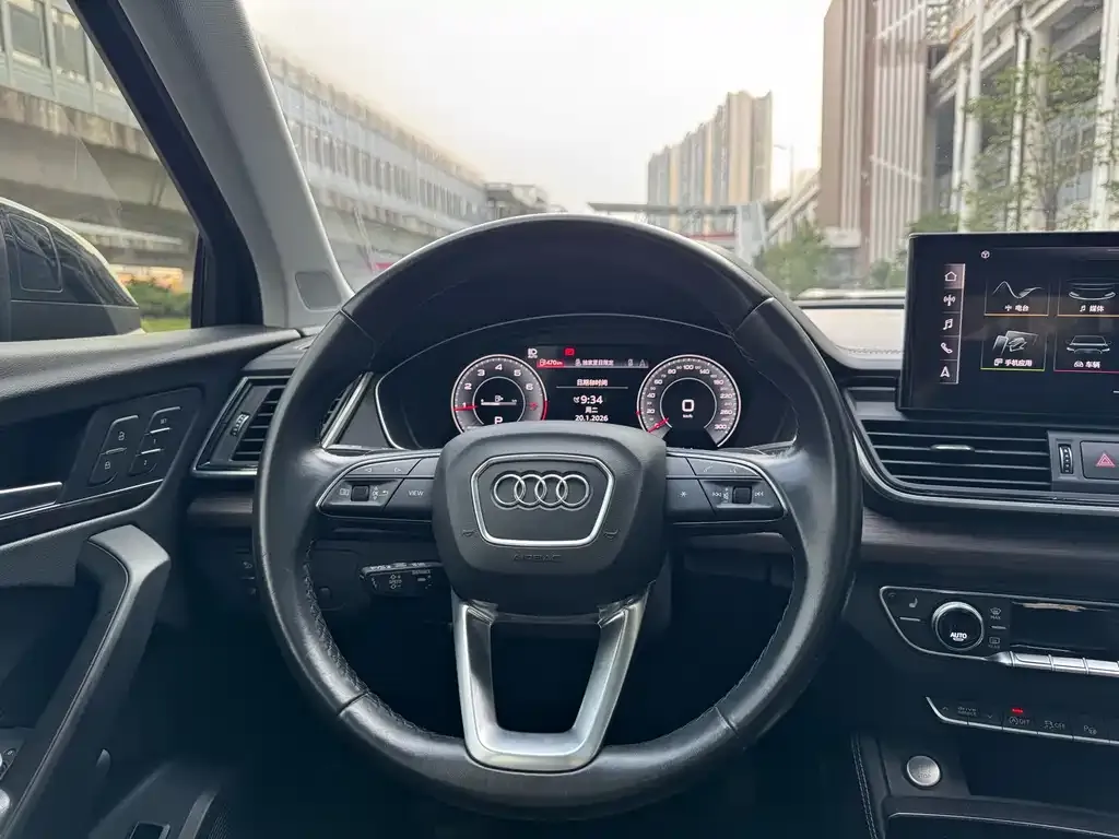 Audi Q5L — фото 2