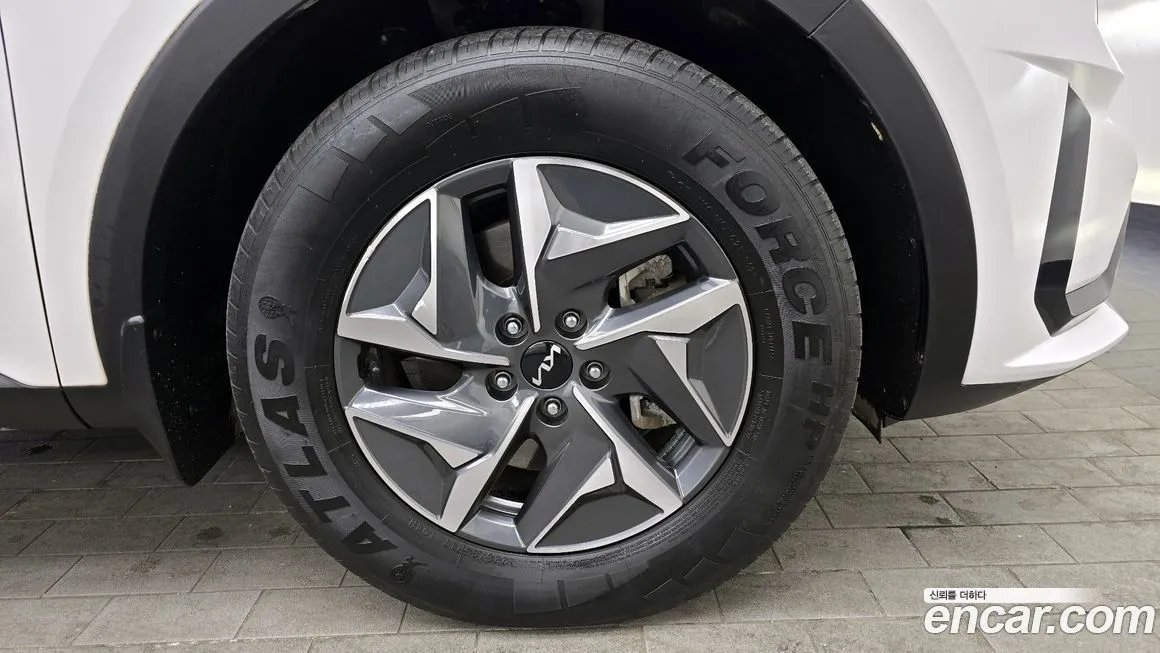 Kia Sorento — фото 9