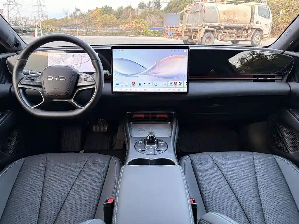 BYD Seal — фото 10