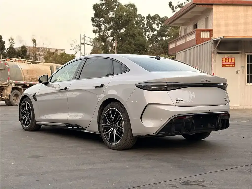 BYD Seal — фото 9