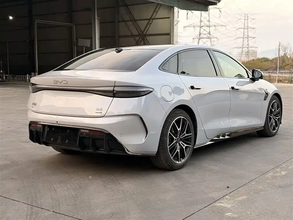 BYD Seal — фото 3