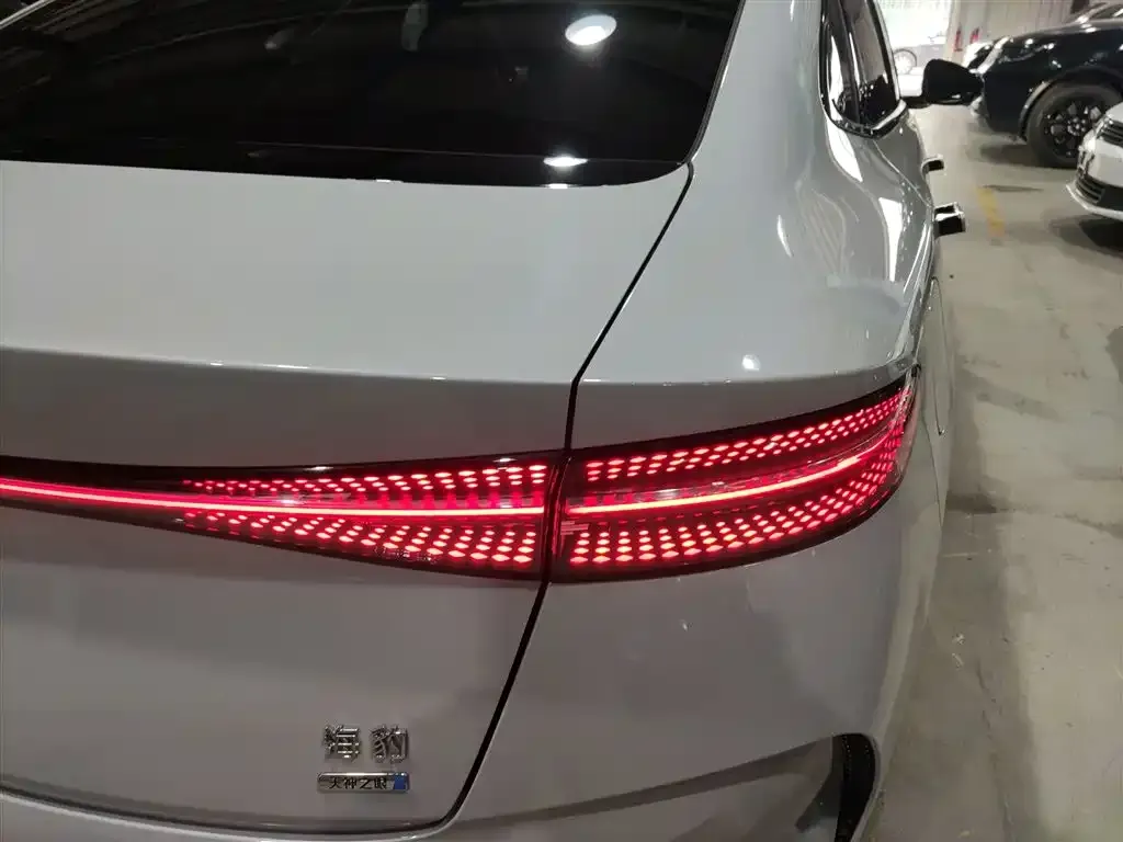BYD Seal — фото 4