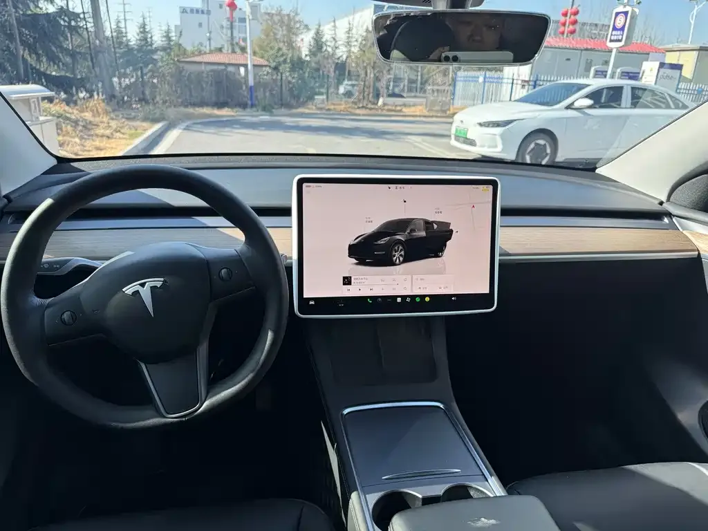 Tesla Model Y — фото 7