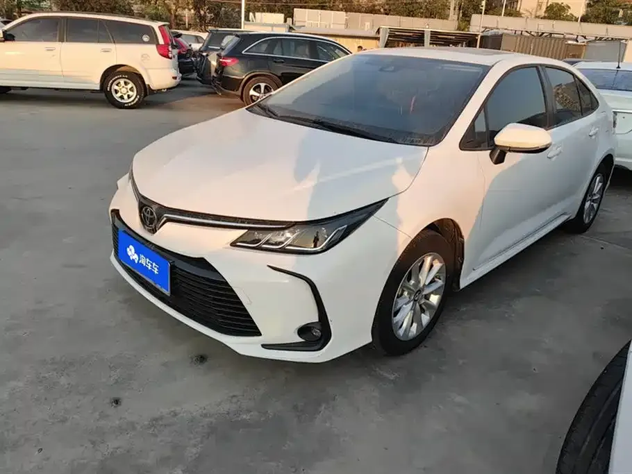 Toyota Corolla — фото 1