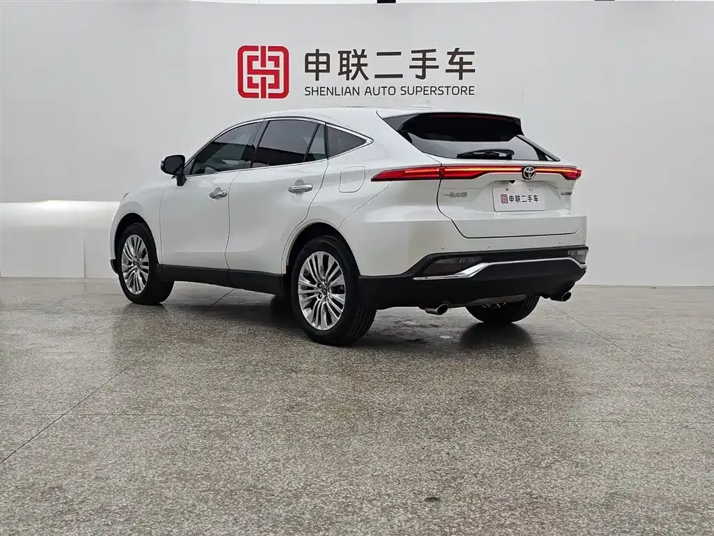 Toyota Harrier — фото 10