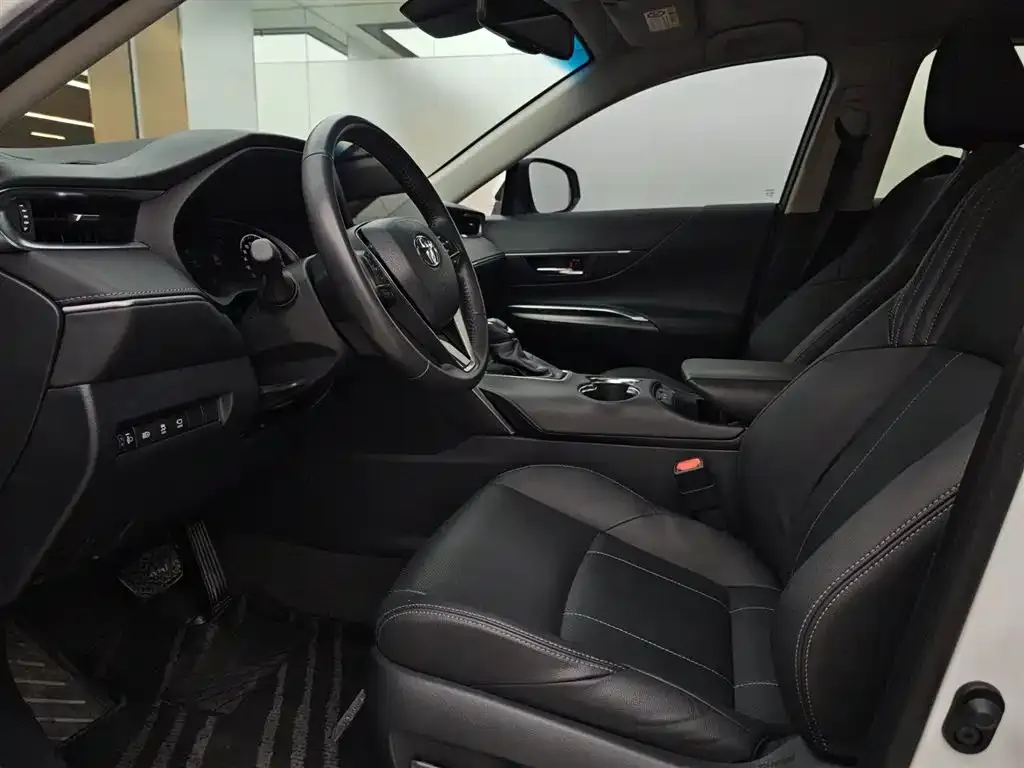Toyota Harrier — фото 4
