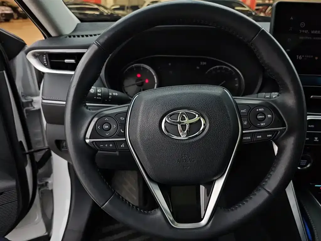 Toyota Harrier — фото 3