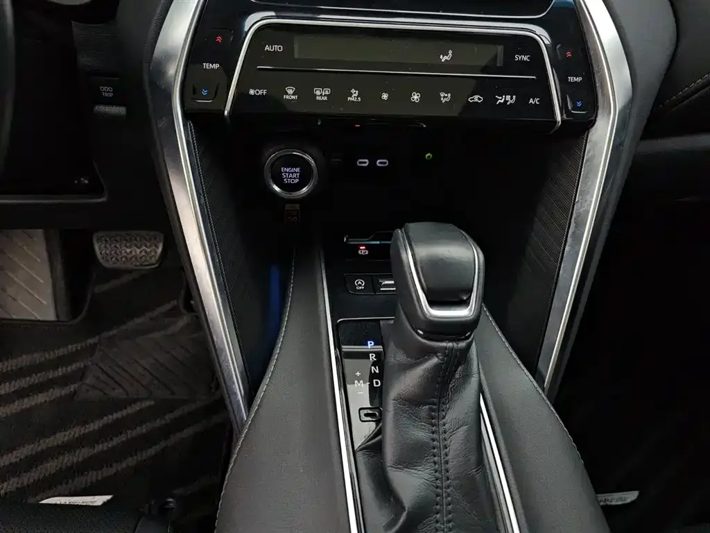 Toyota Harrier — фото 6