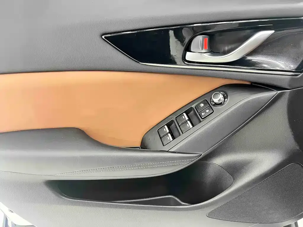 Mazda CX-4 — фото 9