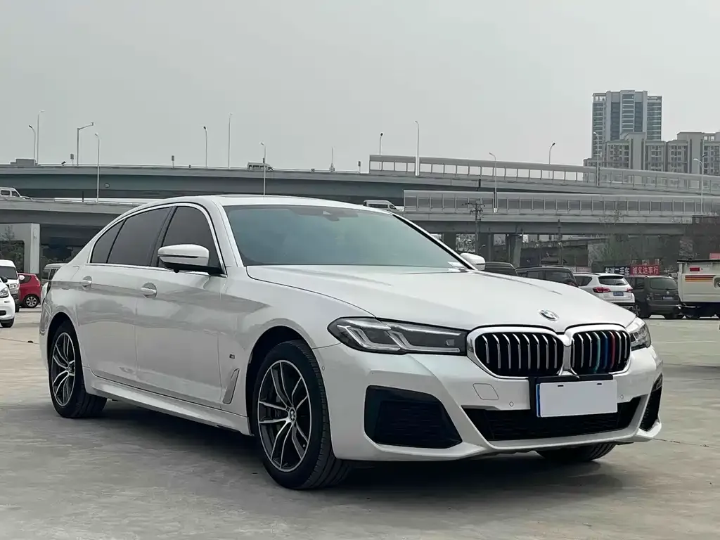 BMW 5 Series — фото 10
