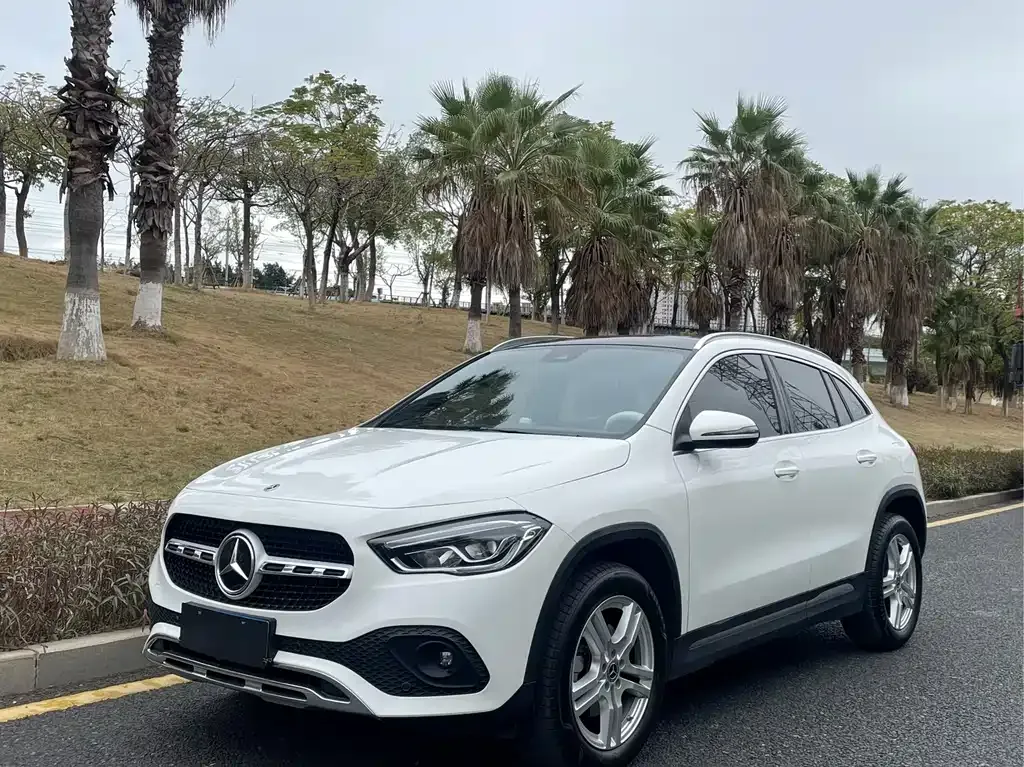 Mercedes-Benz GLA — фото 1