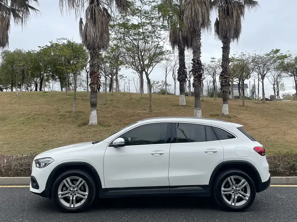 Mercedes-Benz GLA — фото 6