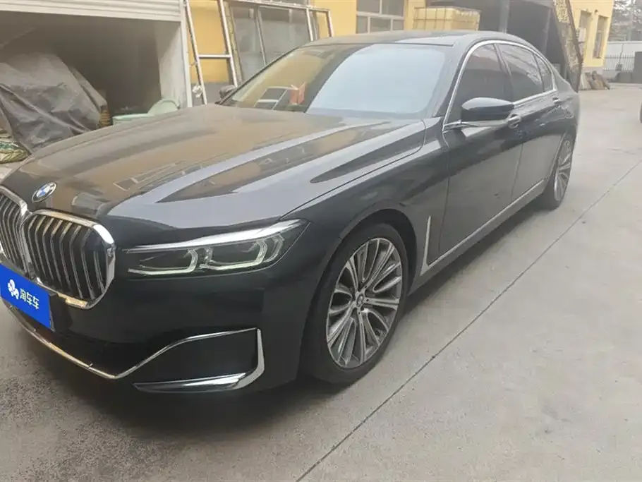 BMW 7 Series — фото 1