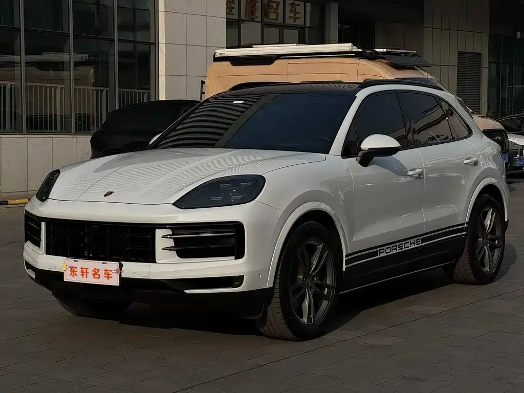 Porsche Cayenne — фото 1