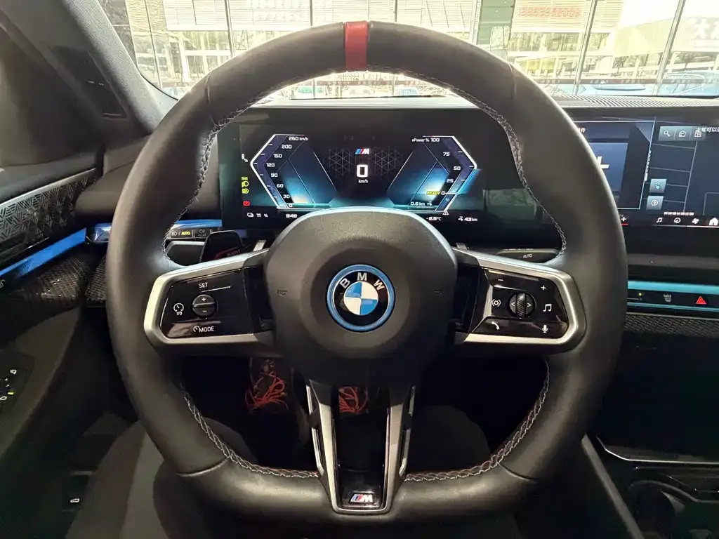 BMW i5 M60 — фото 10