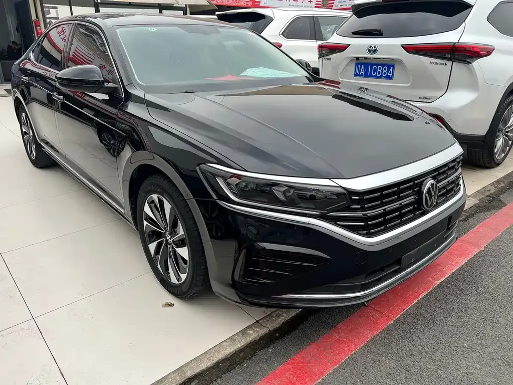 Volkswagen Passat — фото 10