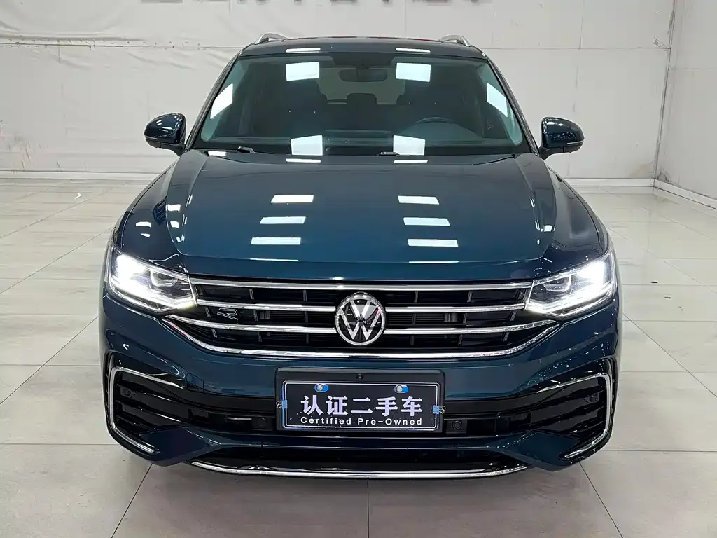 Volkswagen Tiguan L — фото 3
