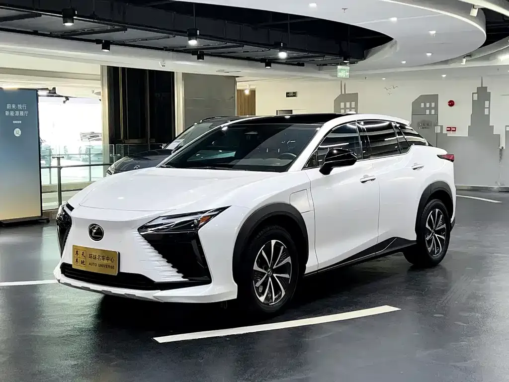 Lexus RZ — фото 1