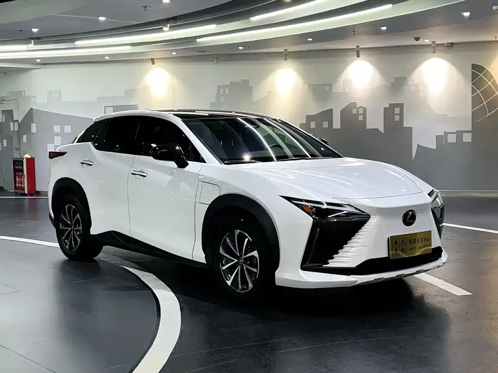 Lexus RZ — фото 2
