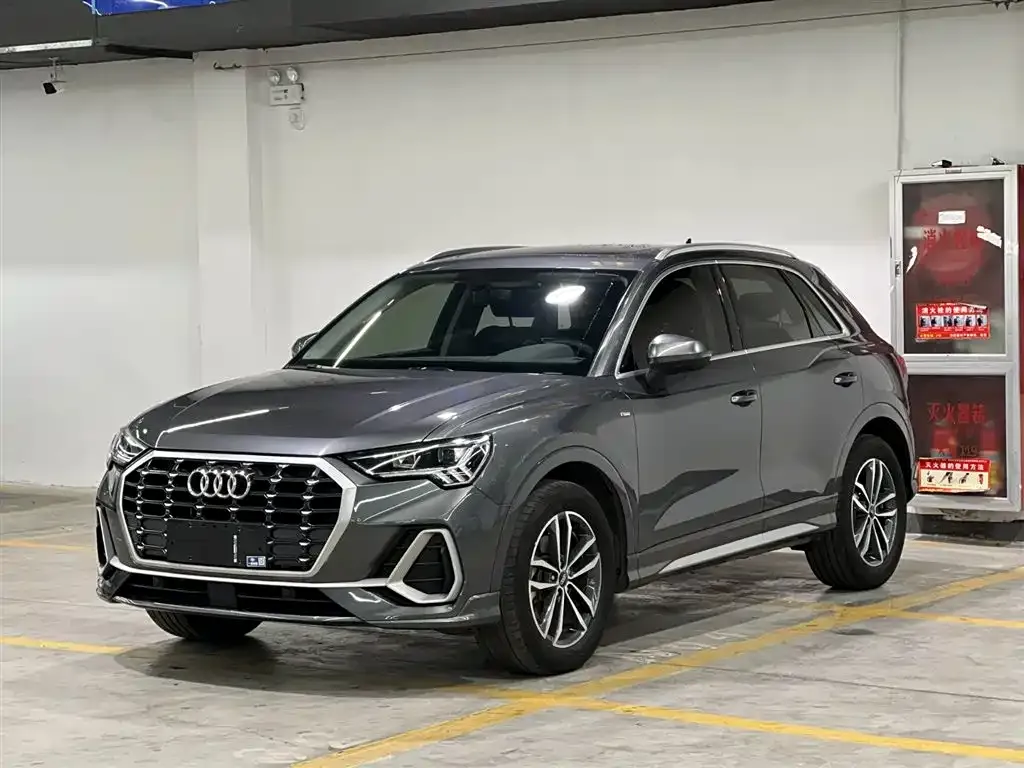 Audi Q3 — фото 1