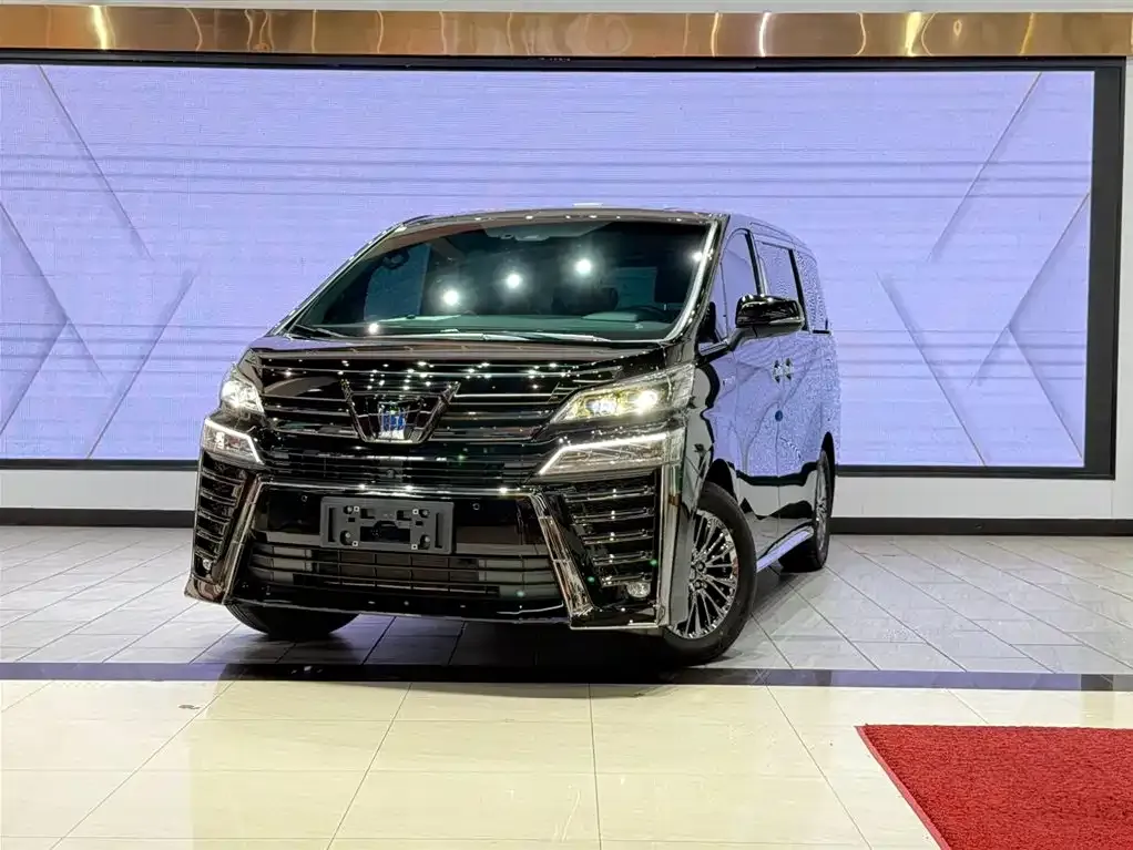 Toyota Vellfire — фото 1