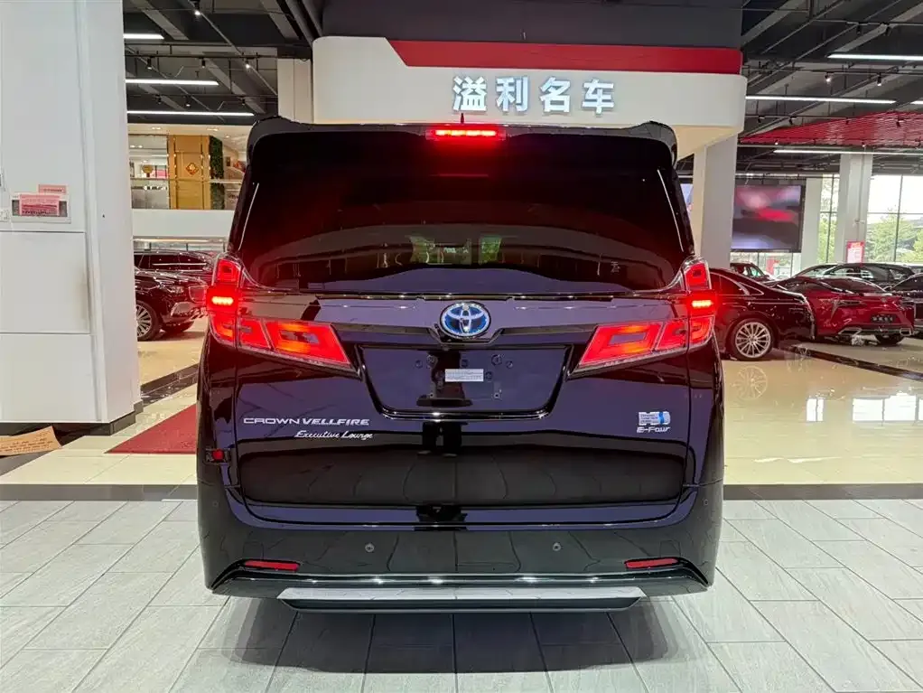 Toyota Vellfire — фото 5