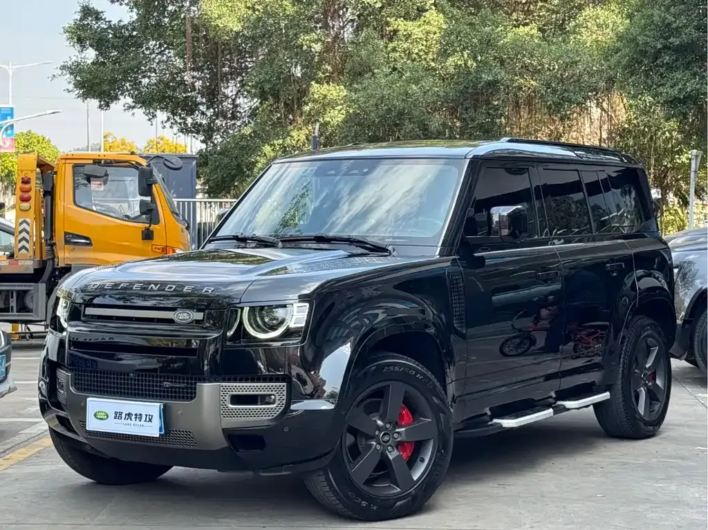 Land Rover Defender — фото 1