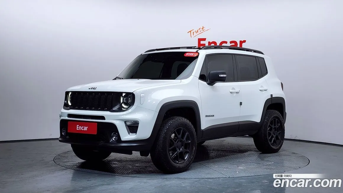 Jeep Renegade — фото 1