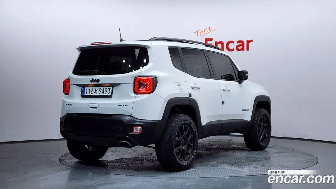 Jeep Renegade — фото 5