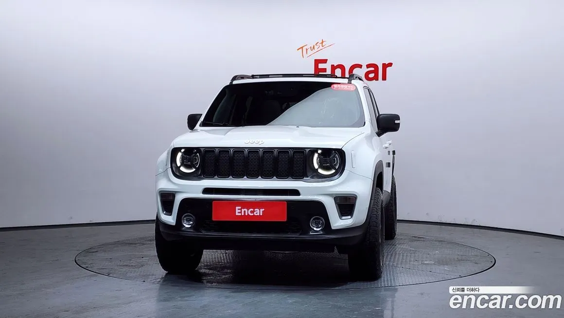 Jeep Renegade — фото 3