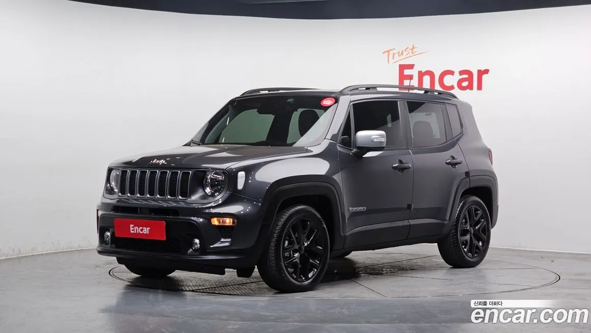 Jeep Renegade — фото 1
