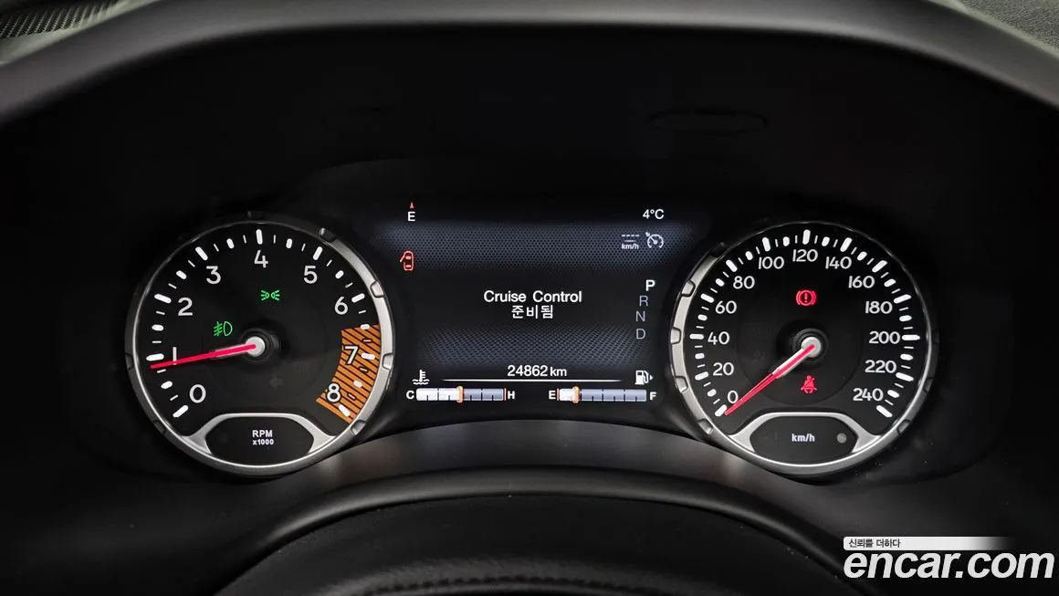 Jeep Renegade — фото 2