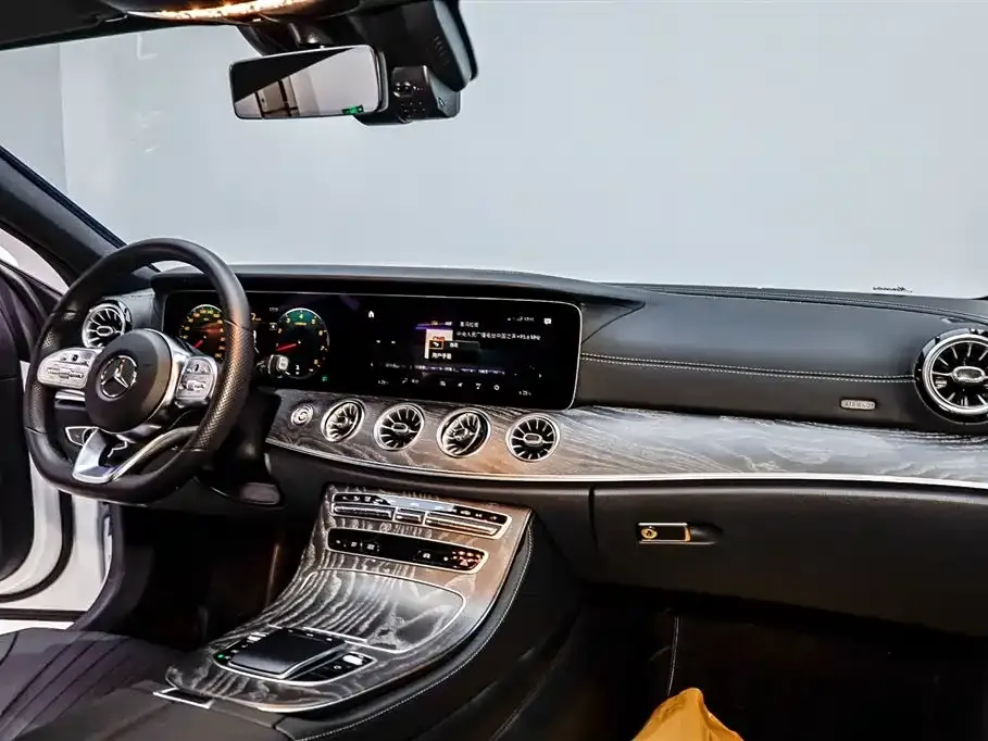 Mercedes-Benz CLS — фото 4