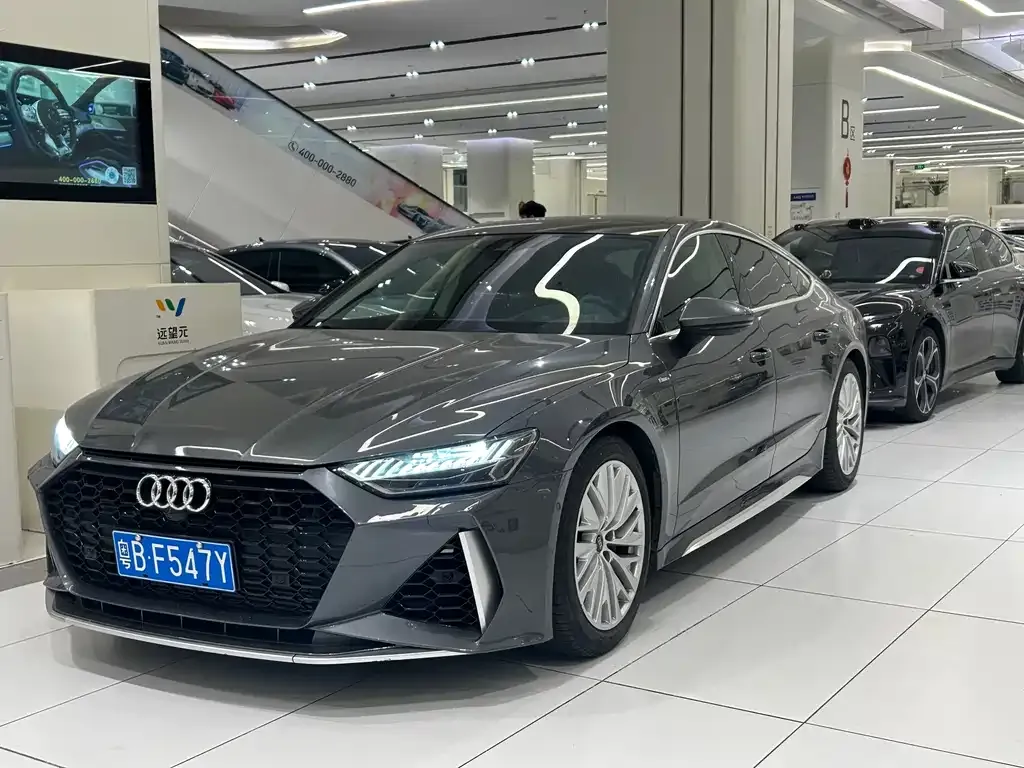 Audi A7 — фото 1