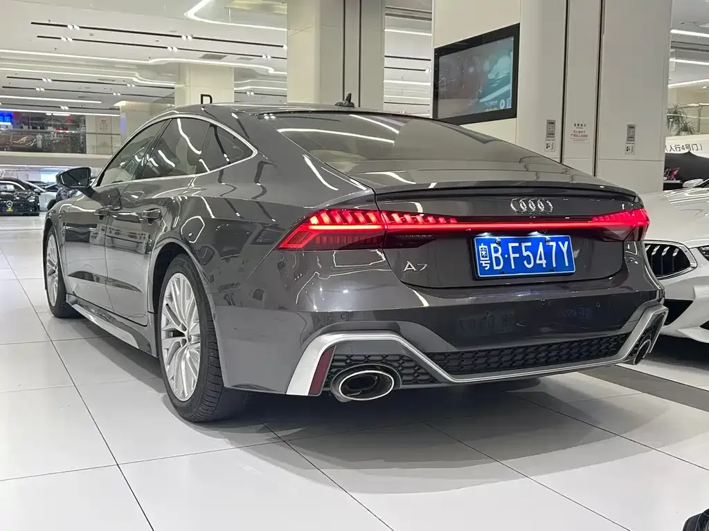 Audi A7 — фото 5