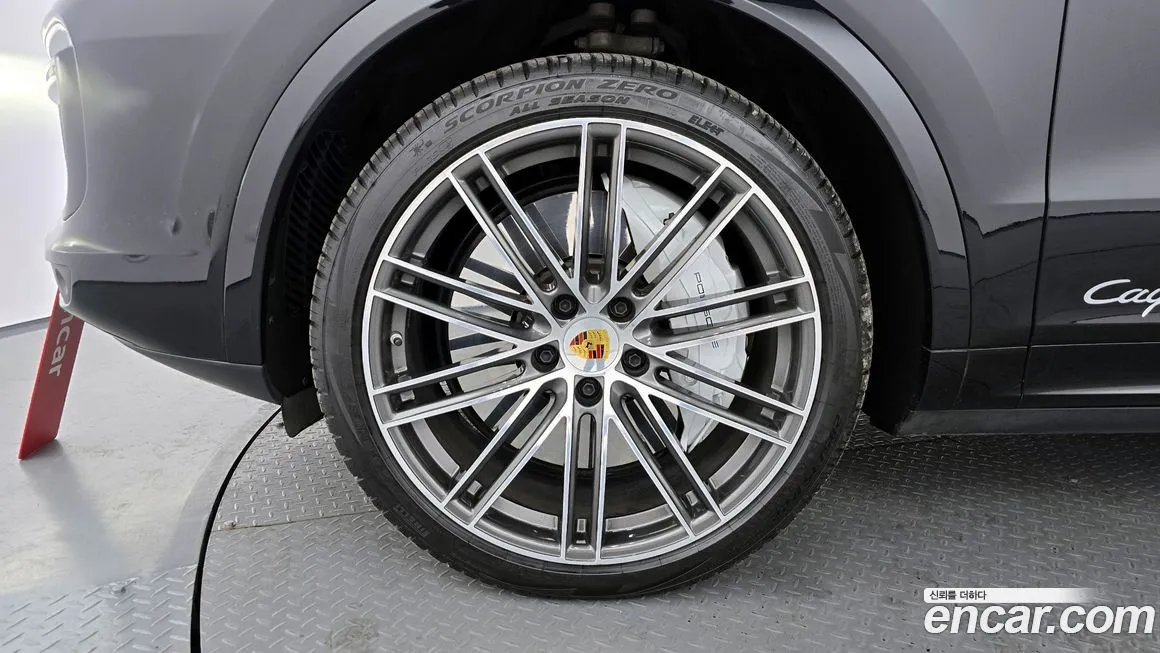 Porsche Cayenne — фото 8