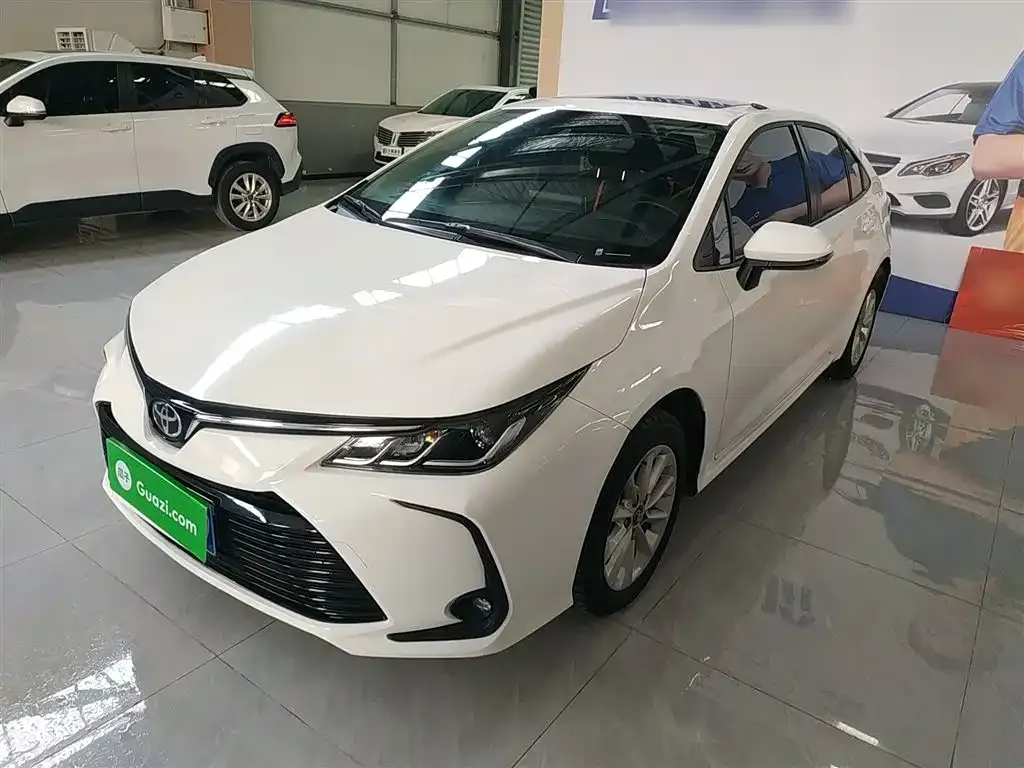 Toyota Corolla — фото 1