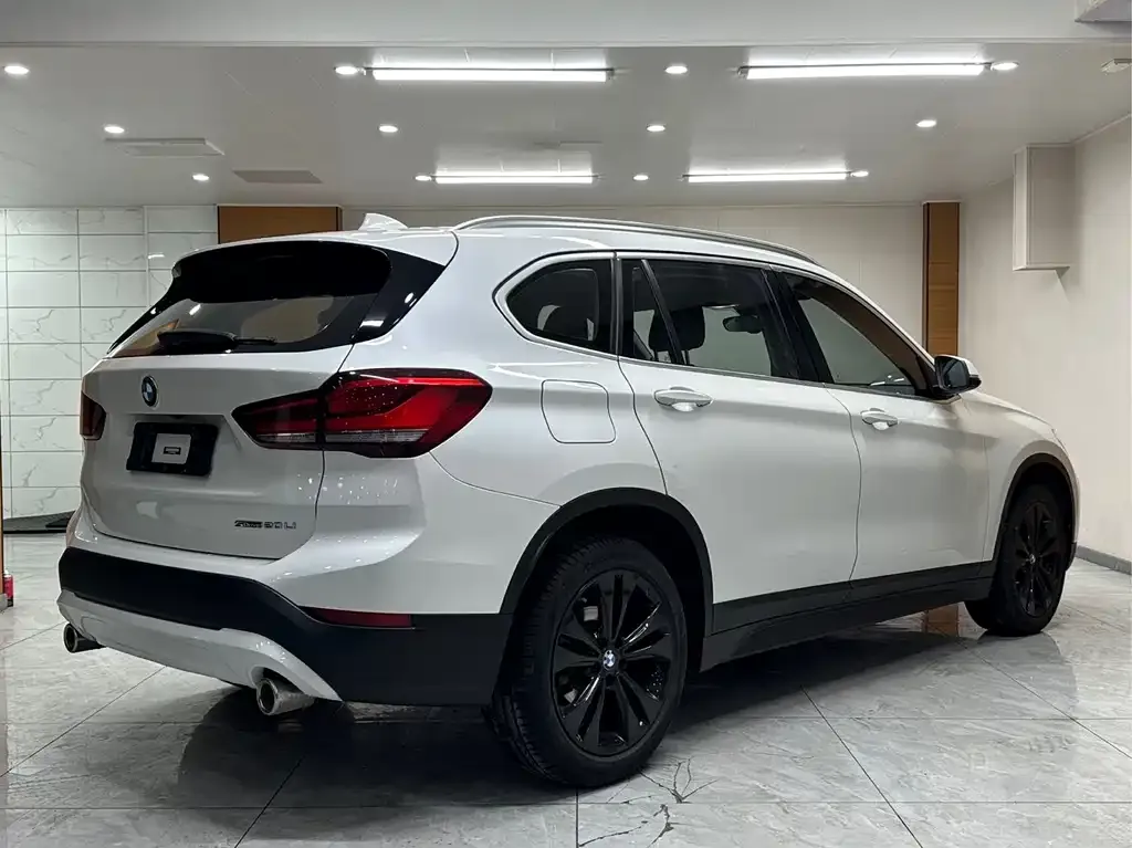 BMW X1 — фото 6