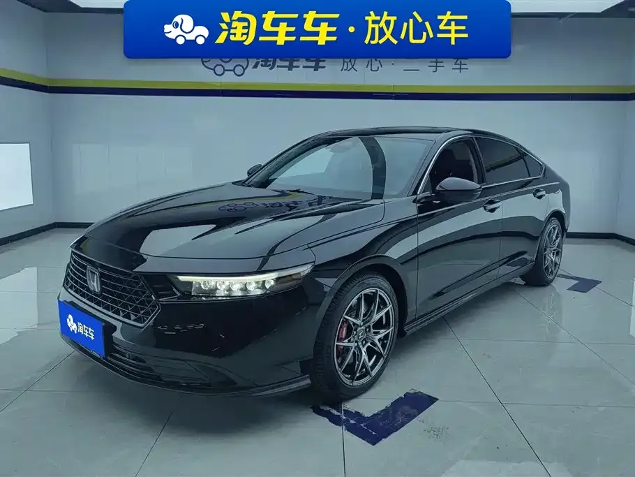 Honda Accord — фото 1