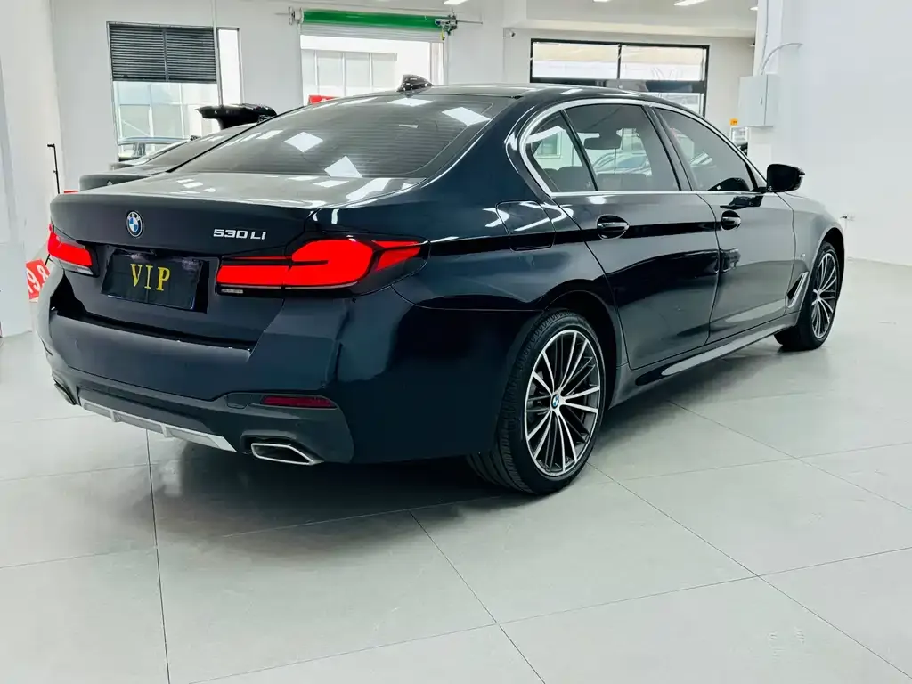 BMW 5 Series — фото 2