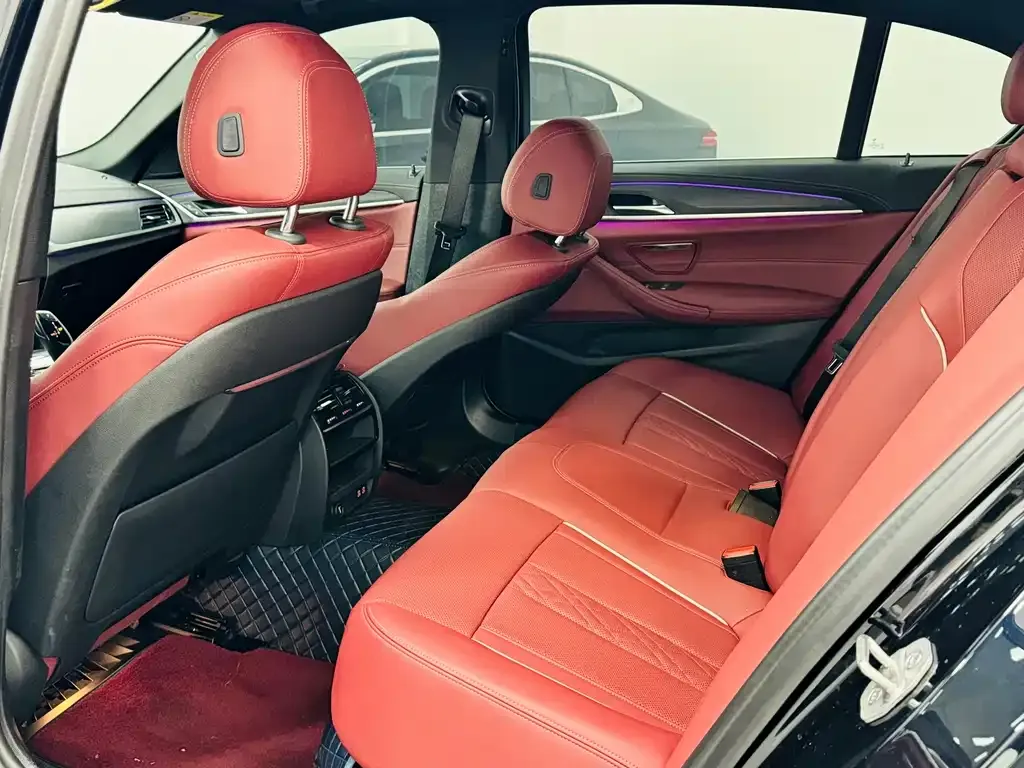 BMW 5 Series — фото 10