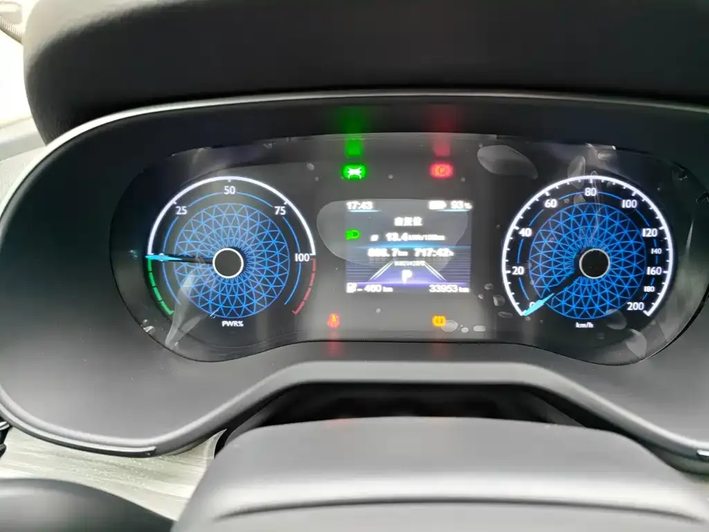 Hongqi E-QM5 — фото 2
