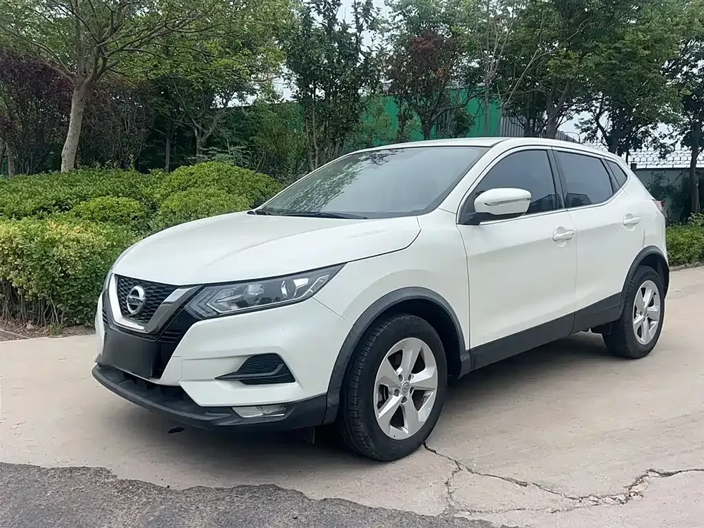 Nissan Qashqai — фото 1
