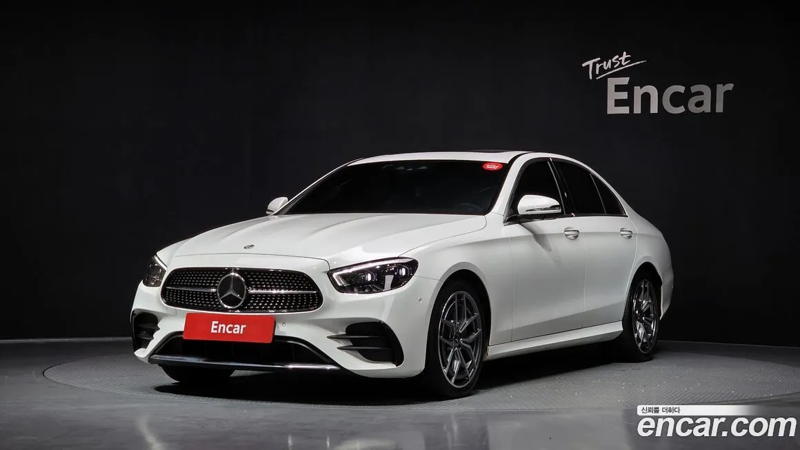 Mercedes-Benz E-Class — фото 1