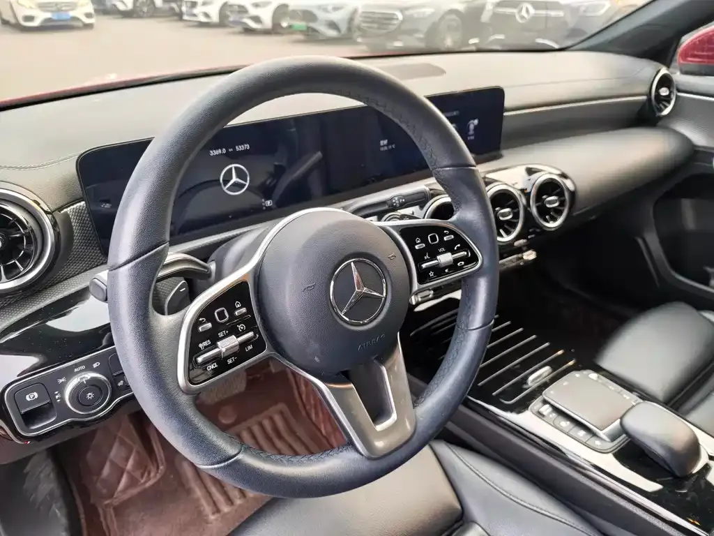 Mercedes-Benz A-Class — фото 6