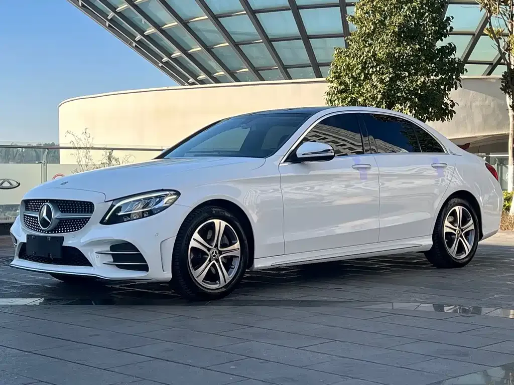 Mercedes-Benz C-Class — фото 1