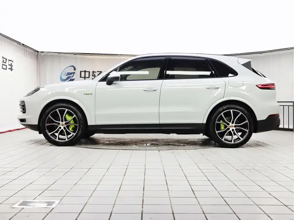 Porsche Cayenne Hybrid — фото 3