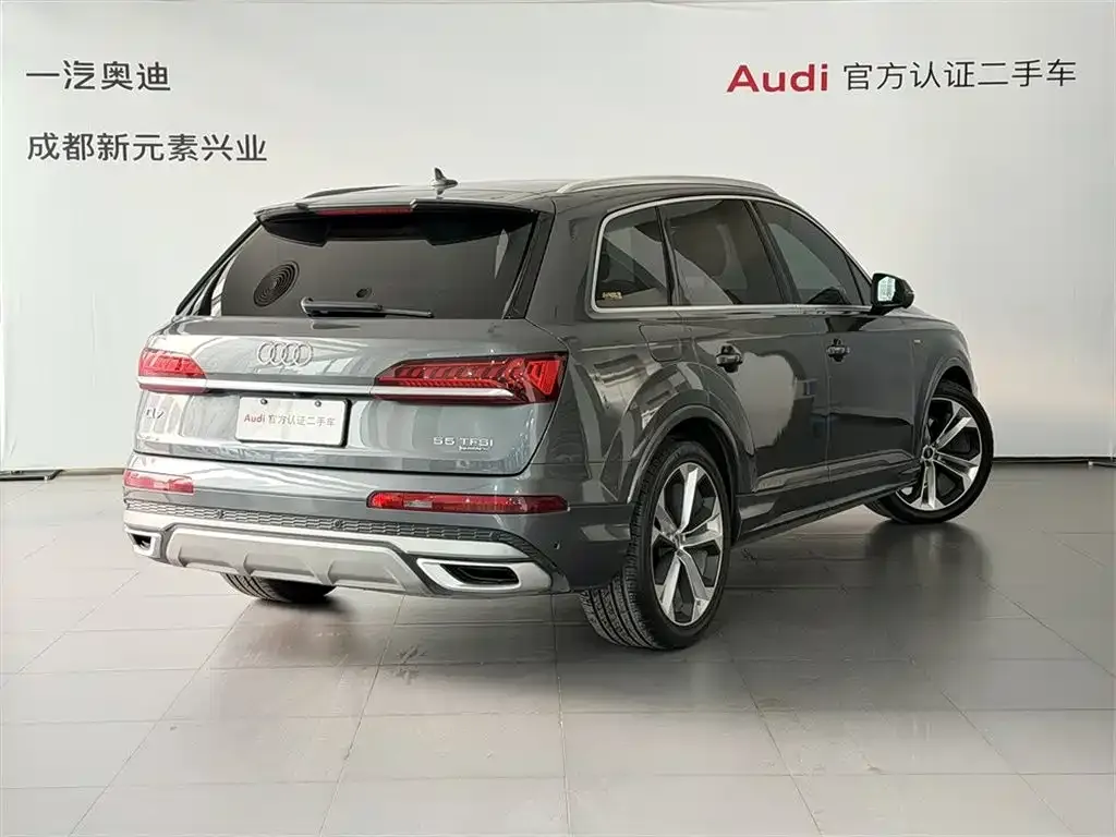 Audi Q7 — фото 6