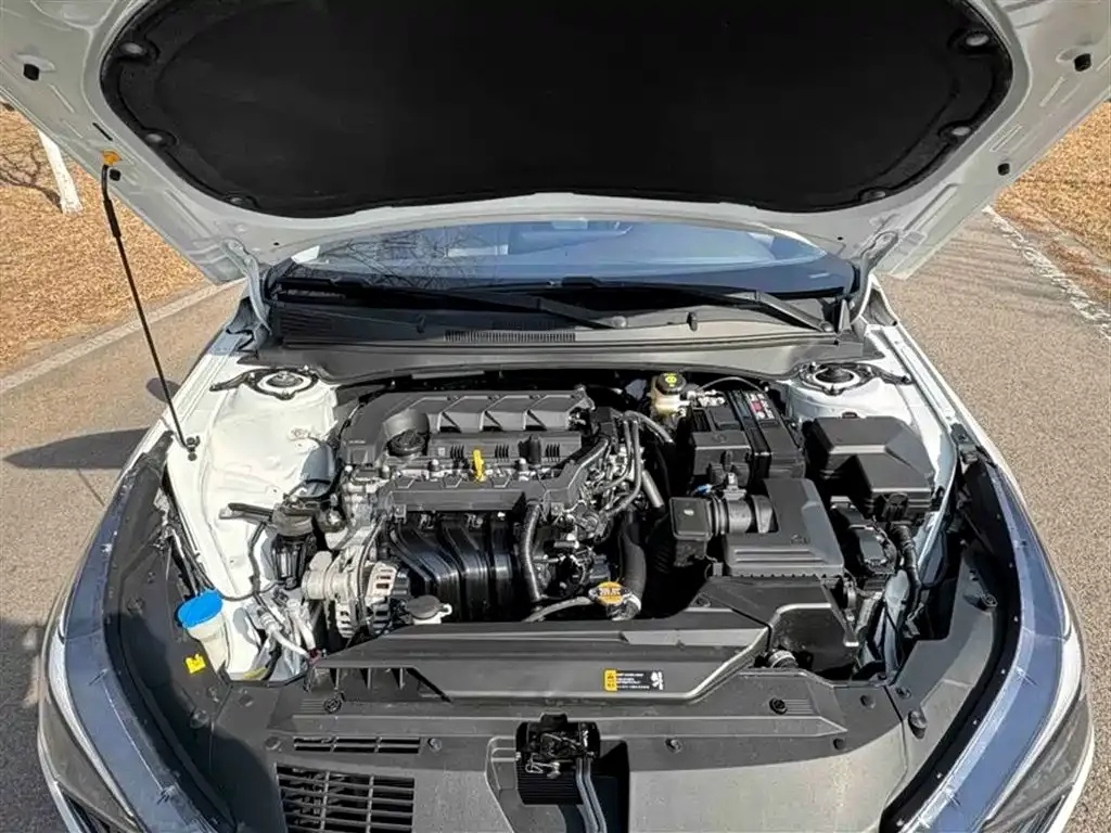 Hyundai Elantra — фото 6